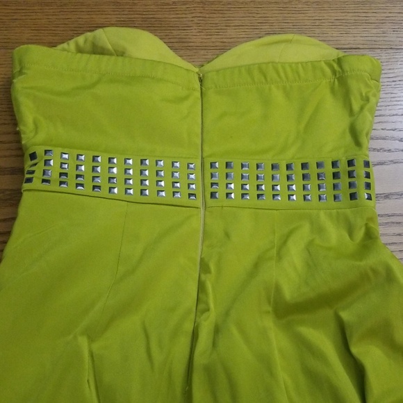 NWOT Strapless Dark Yellow Green Studded Dress - Picture 5 of 5